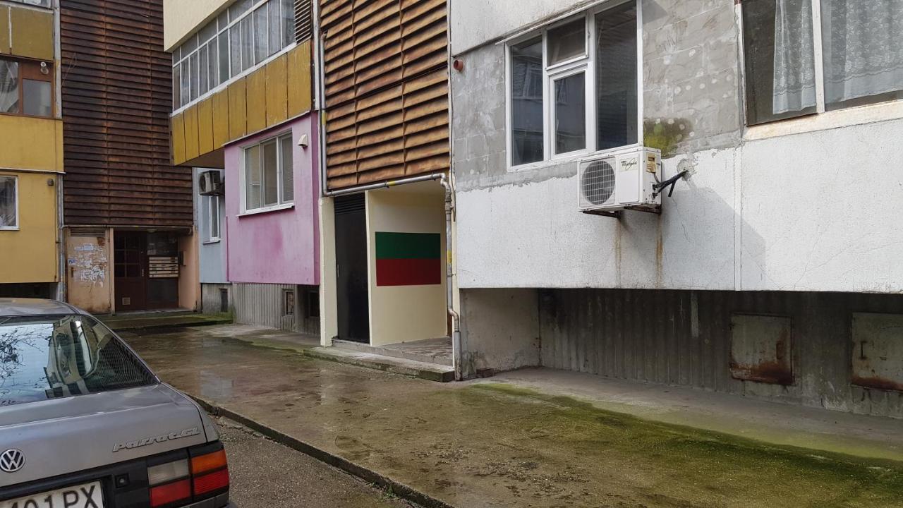 Апартамент За Гости Ива Ruse Exteriör bild